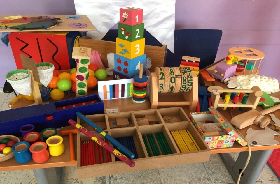 Desenvolver um ambiente educacional para os alunos autistas e criar uma sala de integração sensorial